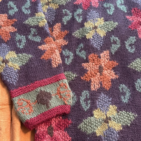 Peruvian connection, medium floral sweater - Picture 3 of 4